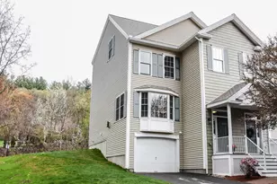 14 Georgetowne Dr, Nashua, NH 03062 - Photo 1