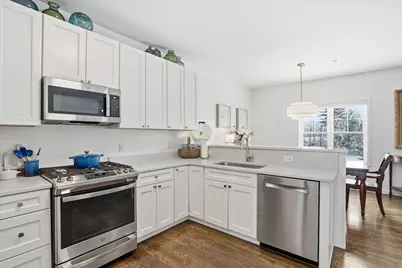 219 Knollwood Way, Manchester, NH 03102 - Photo 7