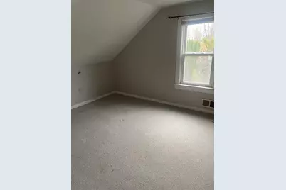 17 Iroquois Avenue, Essex Junction, VT 05452 - Photo 11