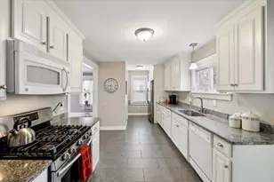 36 Lamprey St, Manchester, NH 03102 - Photo 7