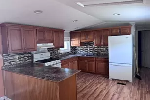 43 Mobile Dr, Hudson, NH 03051 - Photo 5