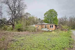 24 Beauregard St, Claremont, NH 03743 - Photo 1
