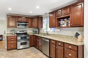 56 Timberline Dr, Nashua, NH 03062 - Photo 5