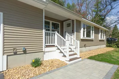 7 Ermer Road, Derry, NH 03038 - Photo 5