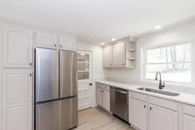 7 Ermer Road, Derry, NH 03038 - Photo 11