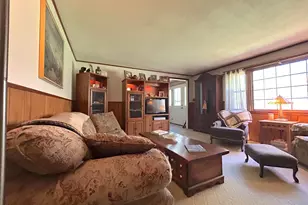421 Pleasant St, Franklin, NH 03235 - Photo 19