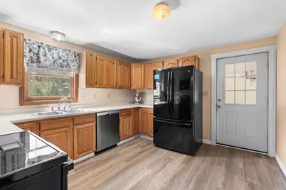 11 Jennifer Lane, Weare, NH 03281 - Photo 5