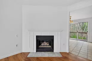 12 Wyndmere Dr, Londonderry, NH 03053 - Photo 7