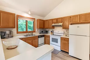 31 Pinehill Ln, Lincoln, NH 03251 - Photo 13