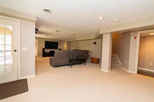 50 Newfane Rd, Bedford, NH 03110 - Photo 49