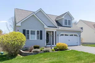 11 Bent Grass Cir, Kingston, NH 03848 - Photo 3