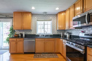 17 Georgetown Dr, Nashua, NH 03062 - Photo 5