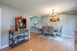 17 Georgetown Dr, Nashua, NH 03062 - Photo 9