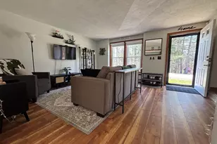 12 Landmark Ln, Goffstown, NH 03045 - Photo 3