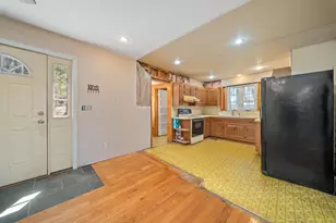 7&amp 8 Spruce Ln, Sandown, NH 03873 - Photo 5