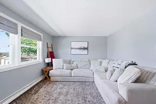 594 Dix St, Manchester, NH 03103 - Photo 5