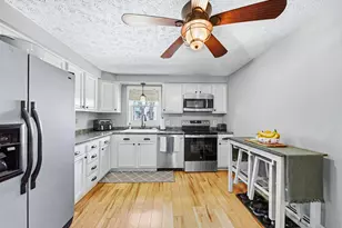 594 Dix St, Manchester, NH 03103 - Photo 11