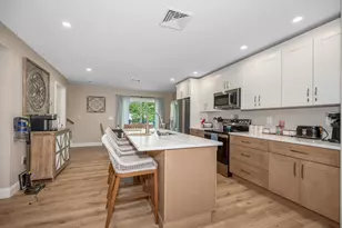 35 Mt Pleasant St, Derry, NH 03038 - Photo 5
