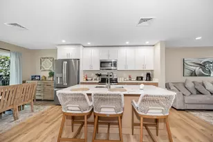 35 Mt Pleasant St, Derry, NH 03038 - Photo 7