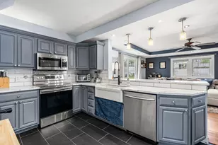 9 Bennett St, Nashua, NH 03064 - Photo 9
