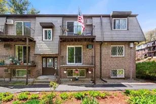 3 Pembroke Dr, Derry, NH 03038 - Photo 3