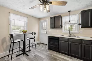 239 Wells St, Manchester, NH 03104 - Photo 11