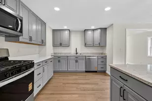 27 Townsend Ave, Salem, NH 03079 - Photo 17