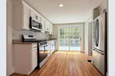 9 Blake Road, Epping, NH 03042 - Photo 3