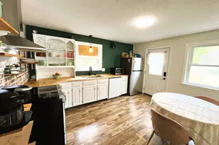 19 Edgewood St, Milford, NH 03055 - Photo 5
