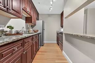 92 Eastern Ave, Manchester, NH 03104 - Photo 3