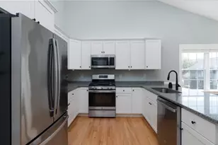 6 Anita Dr, Hudson, NH 03051 - Photo 5