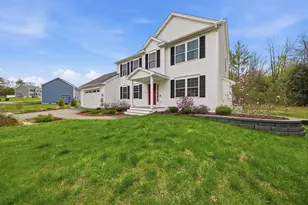 12 Sandybrook Dr, Raymond, NH 03077 - Photo 3