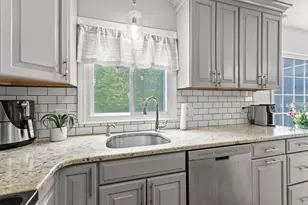 23 Hitching Post Ln, Bedford, NH 03110 - Photo 17