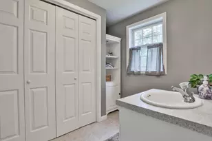713 Raymond Rd, Chester, NH 03036 - Photo 7