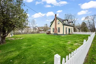 7 Pleasant St, Lancaster, NH 03584 - Photo 3