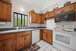 35 Pilgrim Cir, Hampstead, NH 03826 - Photo 9