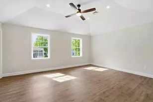 6 Pleasant St, Derry, NH 03038 - Photo 23