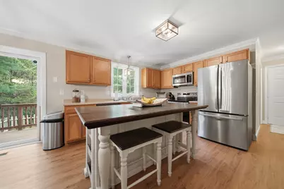 110 Marathon Way, Manchester, NH 03109 - Photo 13