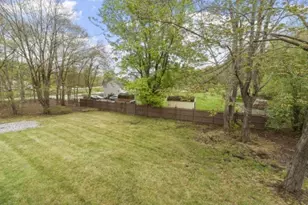 32 Amberwood Dr, Atkinson, NH 03811 - Photo 11