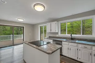 16 Old Manchester Rd, Amherst, NH 03031 - Photo 7