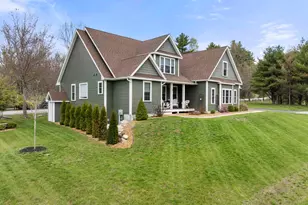 22 Darwin Pl, Laconia, NH 03246 - Photo 3