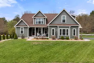 22 Darwin Pl, Laconia, NH 03246 - Photo 1