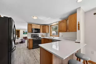 13 Harrigan St, Bethlehem, NH 03574 - Photo 5