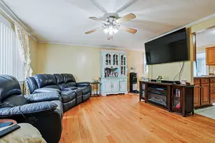 80 Hovey Rd, Londonderry, NH 03053 - Photo 11