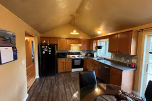 223 S Main St, Seabrook, NH 03874 - Photo 5