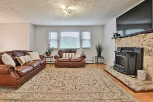 336 New Boston Rd, Bedford, NH 03110 - Photo 9