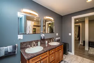 93 Elm St, Lancaster, NH 03584 - Photo 25