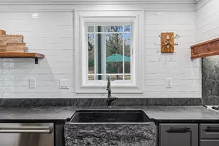 158 Pinecrest Rd, Litchfield, NH 03052 - Photo 9
