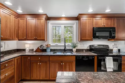13 Birchwood Circle, Bedford, NH 03110 - Photo 5