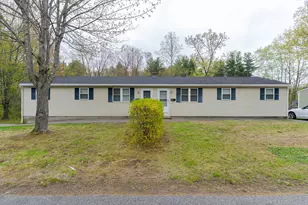 8 Patricia St, Somersworth, NH 03878 - Photo 3
